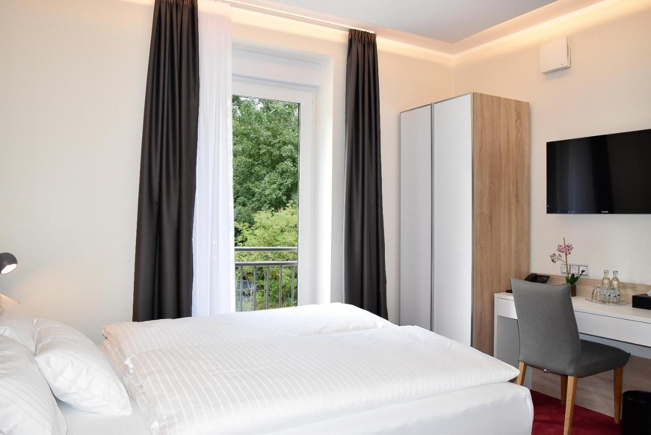 Hotel Am Waldkasino Ерфурт Екстер'єр фото