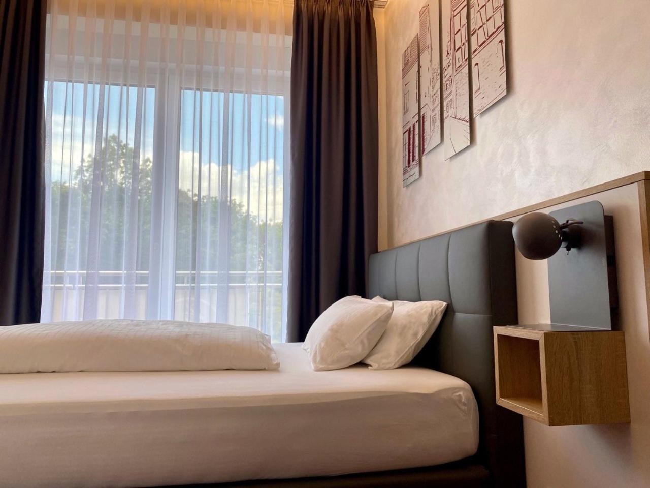 Hotel Am Waldkasino Ерфурт Екстер'єр фото